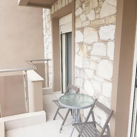 Magenta Ruby #dterra Apartments# Free Private Parking!! *