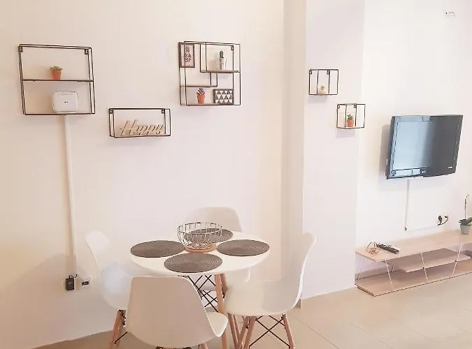 Free Private Parking # Magenta Ruby # Dterra Apartments Салоники