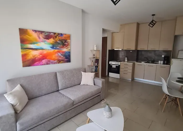 Free Private Parking # Magenta Ruby # Dterra Apartments *
