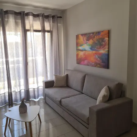 Magenta Ruby #dterra Apartments# Free Private Parking!! Saloniki